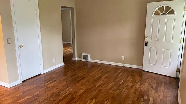 931 Durant St — Photo 2