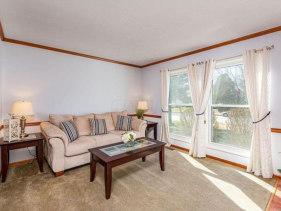 3118EssingtonDr_FrontRm1-