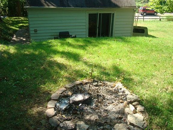4th image of 7108 Avon Dr