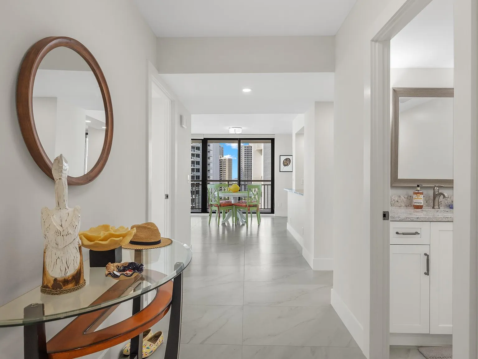 2 bed, 2.5 bath, 1734 sqft, $9,750 — Photo 3