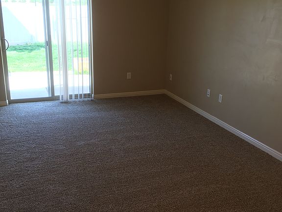 living room new carpet 2018