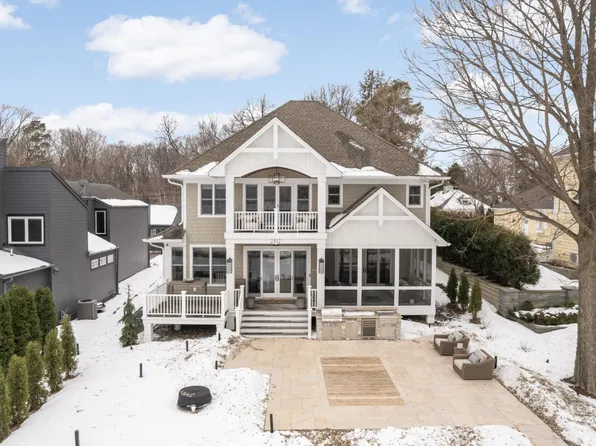 2412 Lafayette Rd, Wayzata, MN 55391