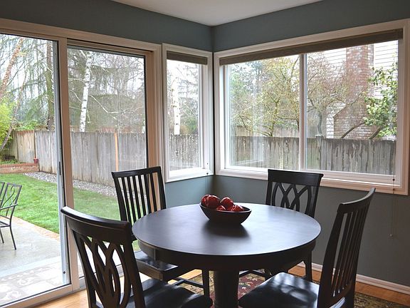 2nd image of 21126 SE 28th Pl