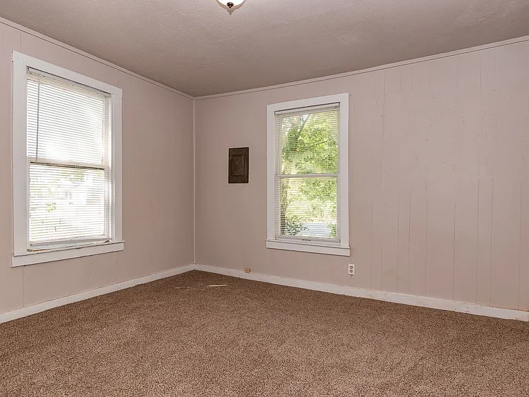 1611 Clark St — Photo 11