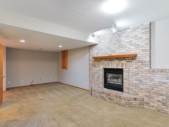 4th image of 4908 91st Cres N