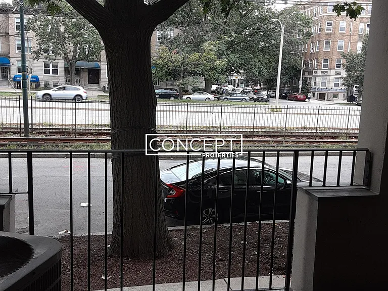 1131-1135 Commonwealth Ave #1 — Photo 9
