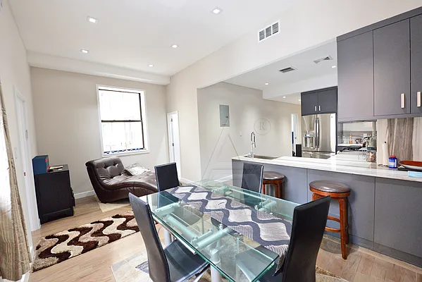 Rented by Peter Ashe | media 3