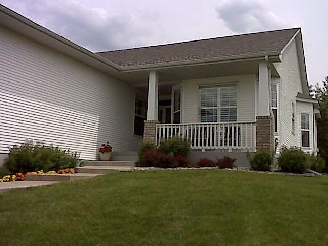 Welcome Home!  9624 LaForet Drive, Eden Prairie, MN 55347