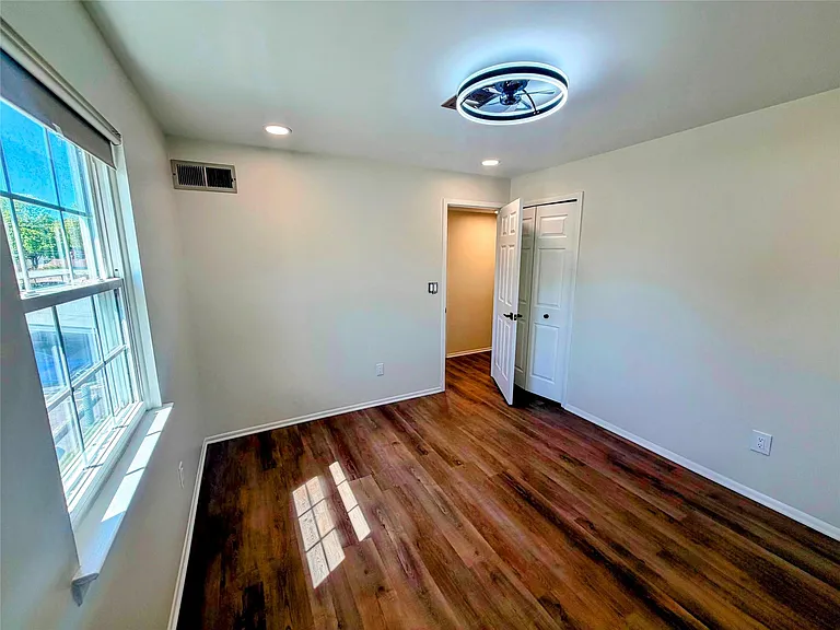 204 Princeton Dr — Photo 20