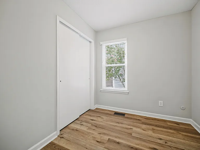 5408 Lord Dunmore Ct — Photo 12