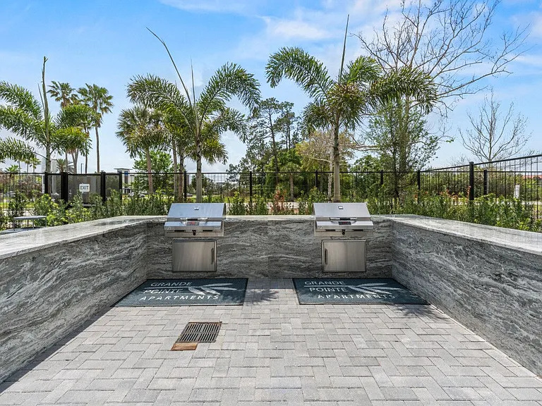 Grande Pointe — Photo 39