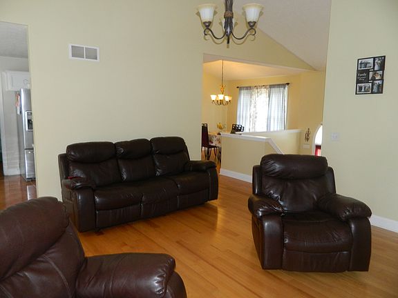 5th image of 3872 Mill Glen Dr