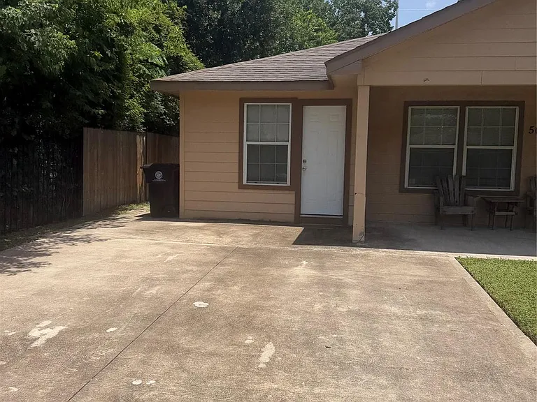 5047 Nassau Rd #A/B — Photo 2