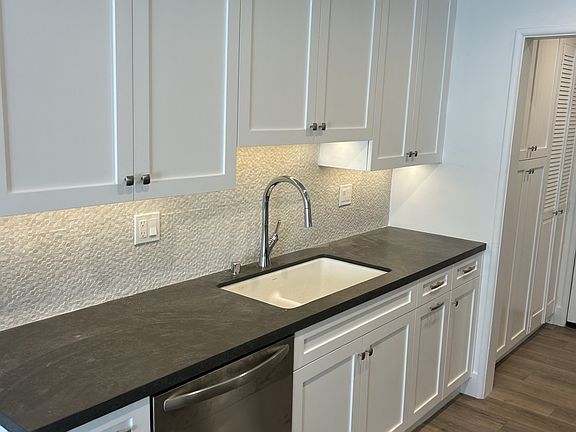 5th image of 819 Sartori Ave #C
