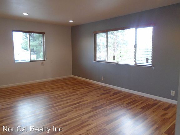 5th image of 3455 Redwood Ct APT 4