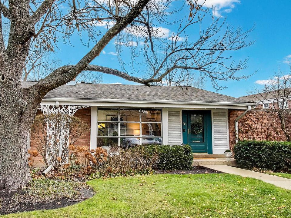 1st image of 601 Carriage Hill Dr