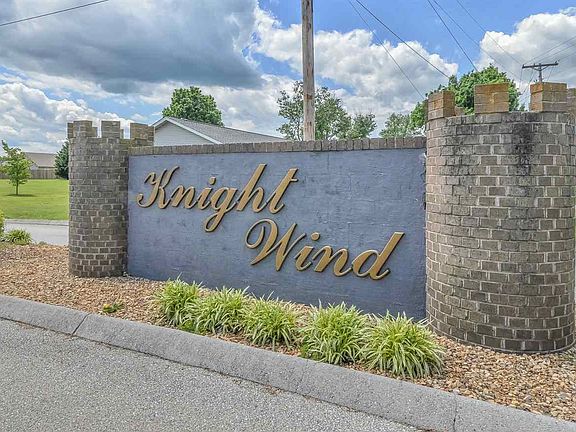 5th image of 333 Camelot Dr