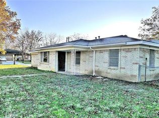 204 S Harrison St, Pilot Point, TX 76258