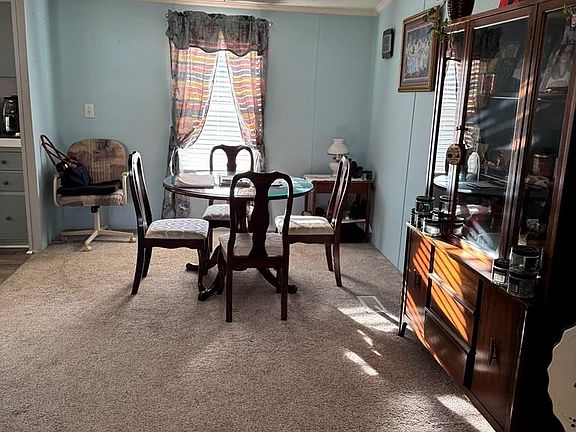 5th image of 204 Chestnut Meadows Rd