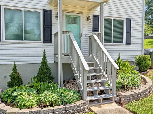 608 Busbee Rd, Knoxville, TN 37920