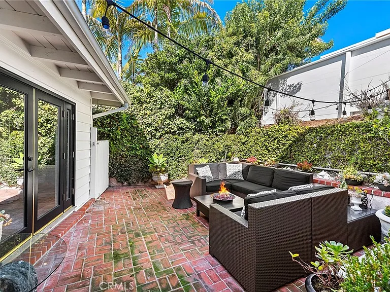 875 Coast View Dr — Photo 15