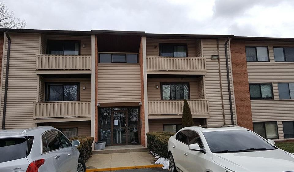 1st image of 1139 Hartford Ave #5C