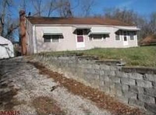 2701 W Randolph St, Saint Charles, MO 63301