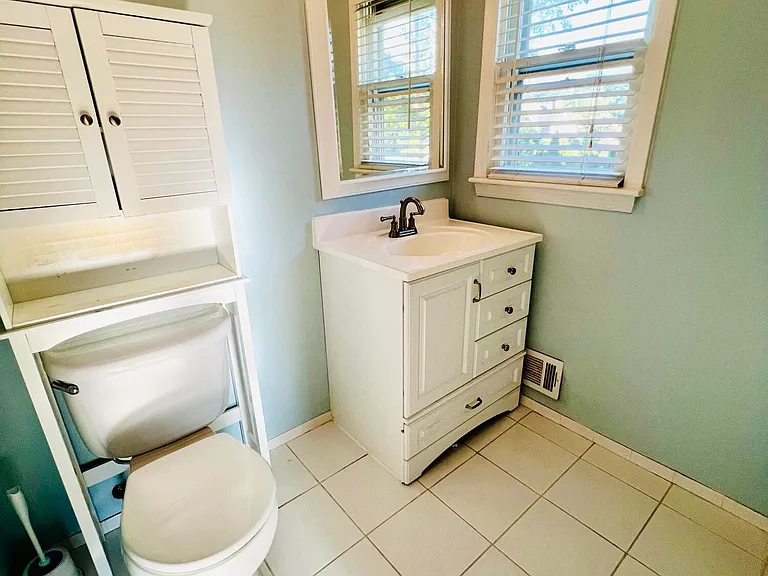 8 Corey Dr — Photo 17