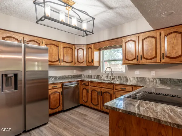 1439 2nd St, Southport, FL 32409