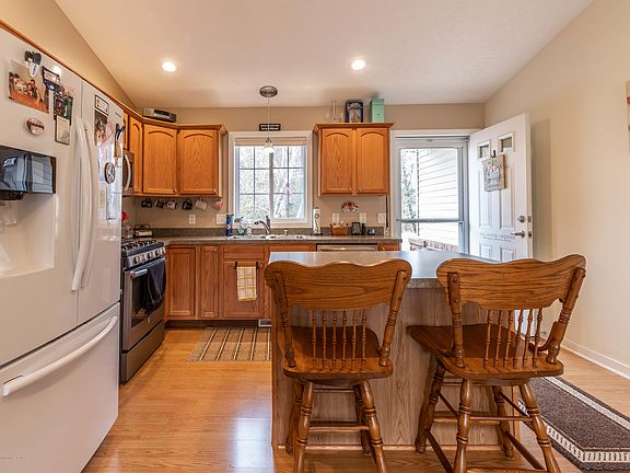 4th image of 324 Barrington Cir #28