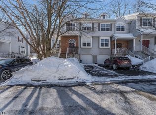 13 Spruce Ter, Mount Arlington Boro, NJ 07856