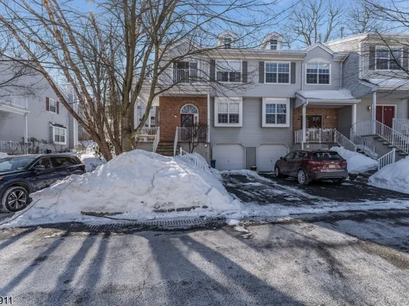 13 Spruce Ter, Mount Arlington Boro, NJ 07856