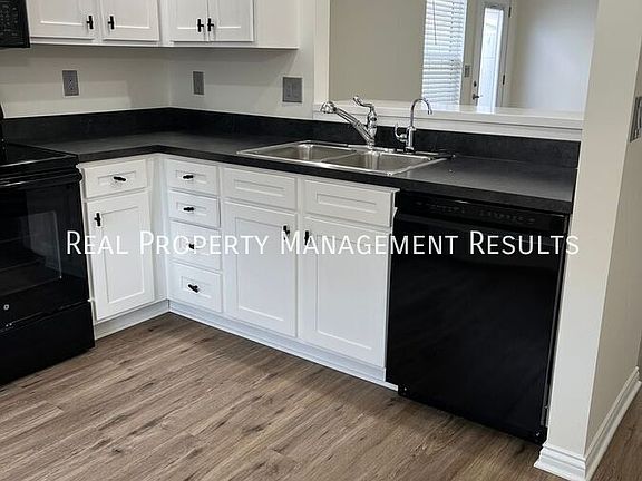 4th image of 5735 Riverwalk Cir