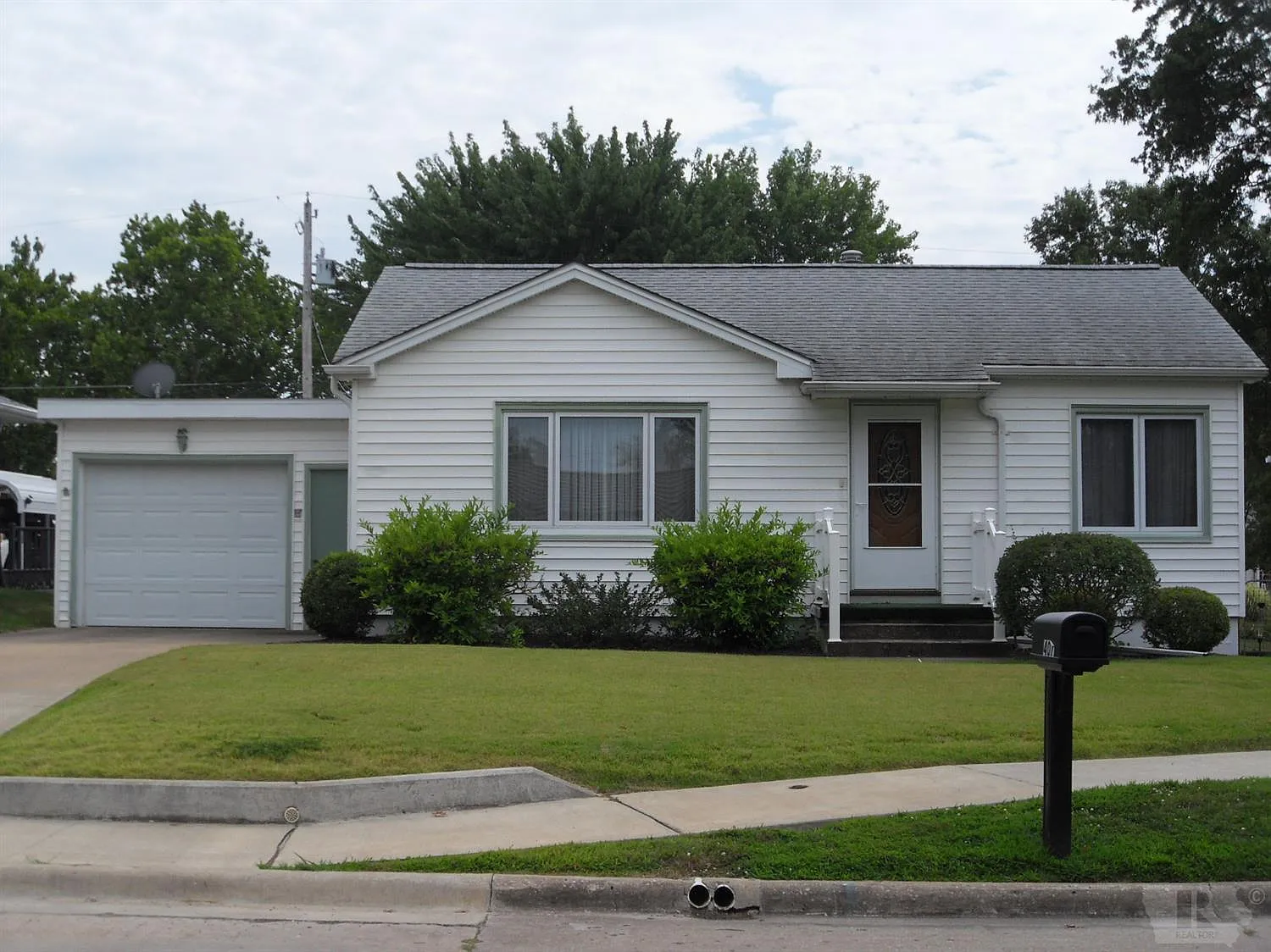 407 Boulevard Rd photo 1