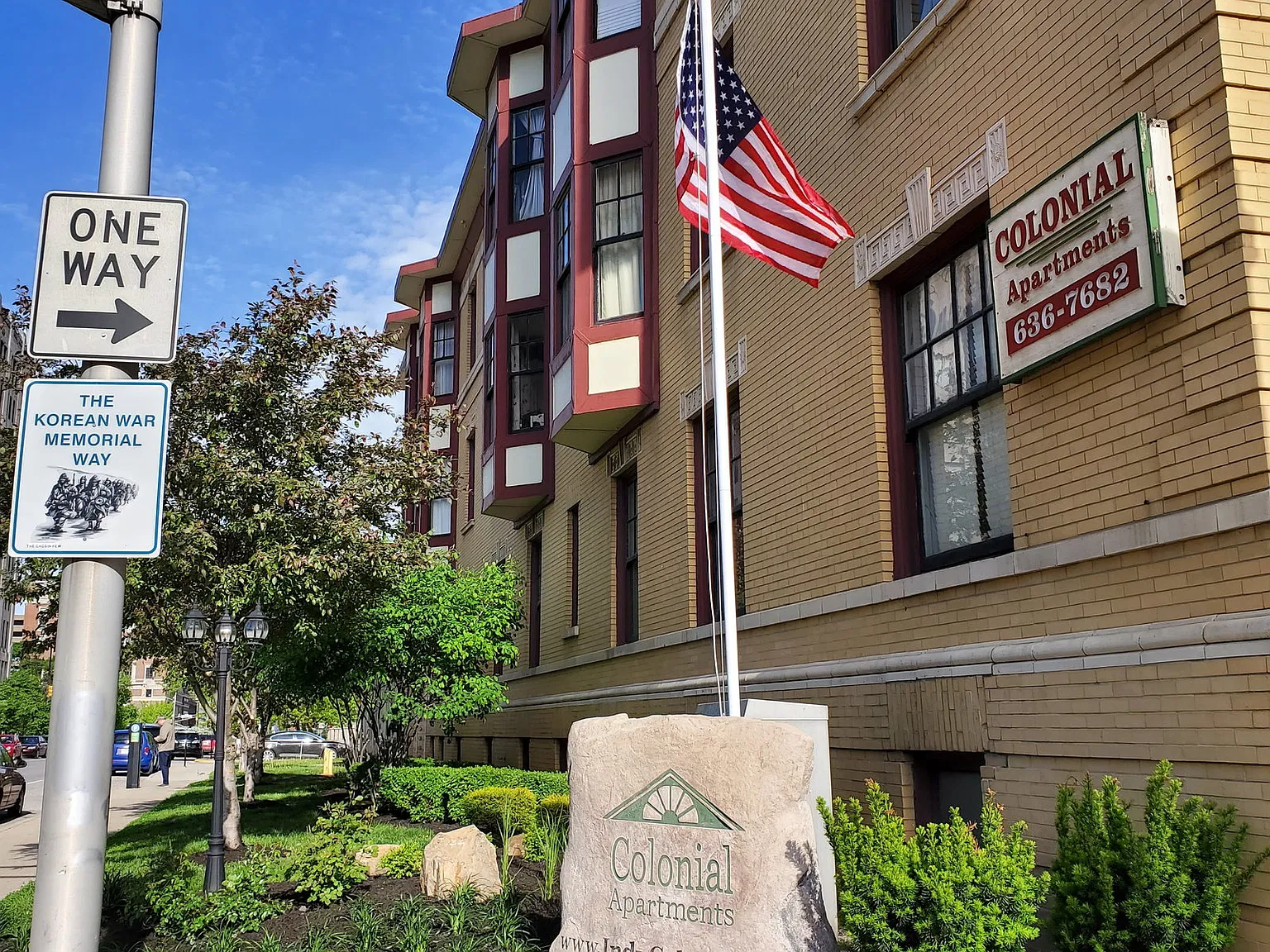 Indy Downtown Colonial Apartments — Photo 4