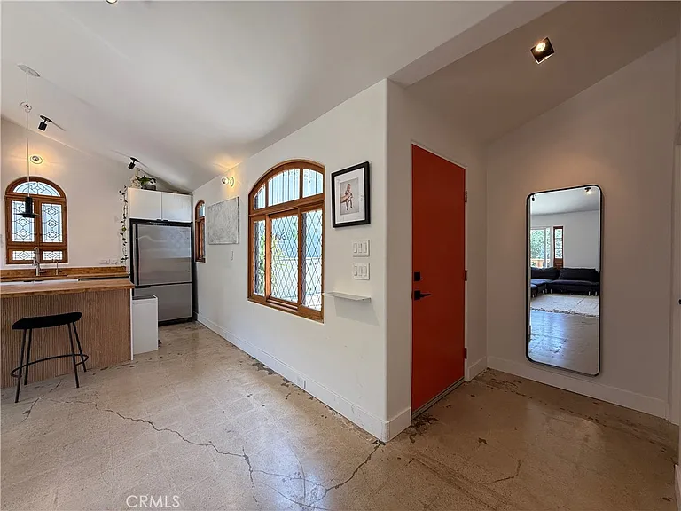 8515 Crescent Dr — Photo 7