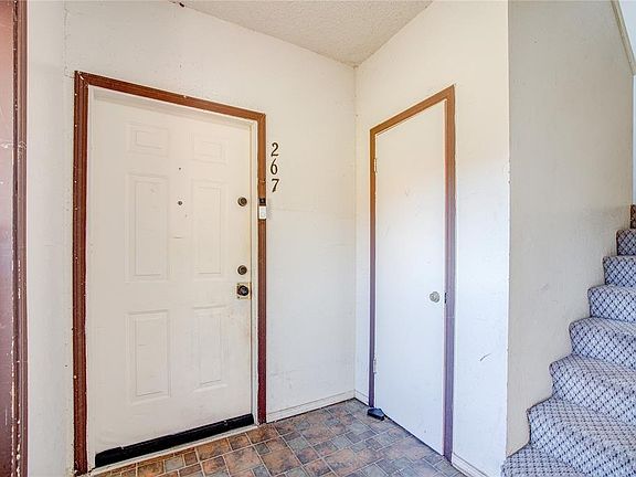 4th image of 401 SE 12th St #267