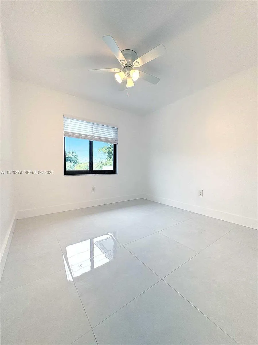 Building Photo - 3079 NW 11th St #3053