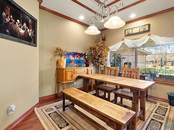 4th image of 1633 Arbor Dr