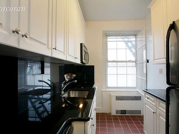 4th image of 225 Sterling Pl APT 3H