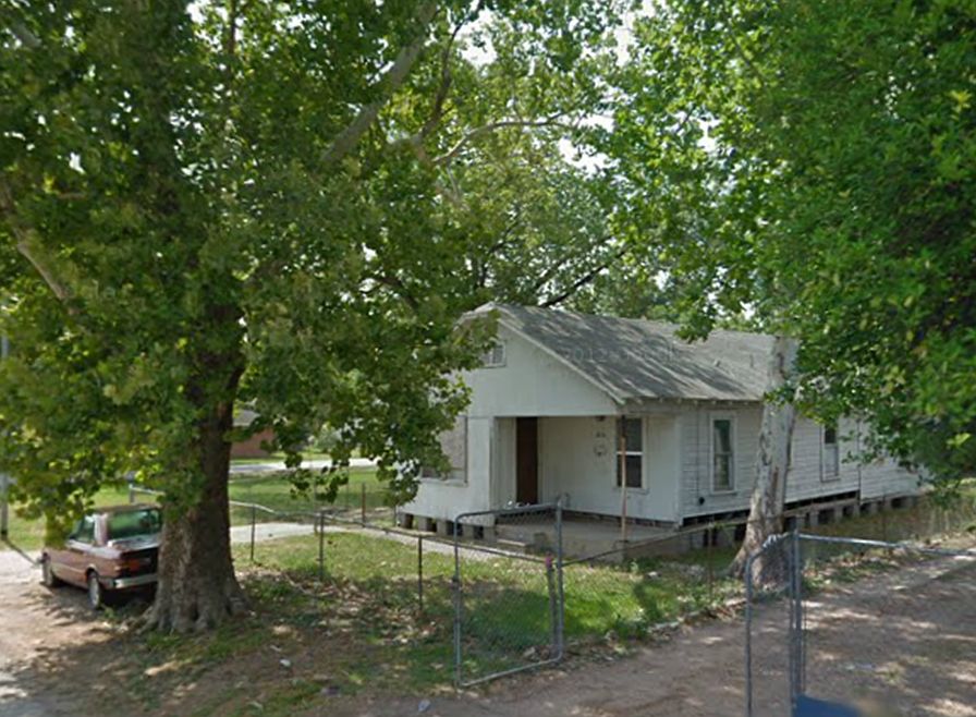 2nd image of 414 E 29th St