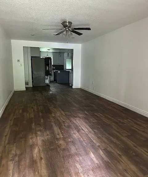 1008 Holiday Dr — Photo 3