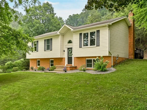 158 Dwellington Dr, Valencia, PA 16059