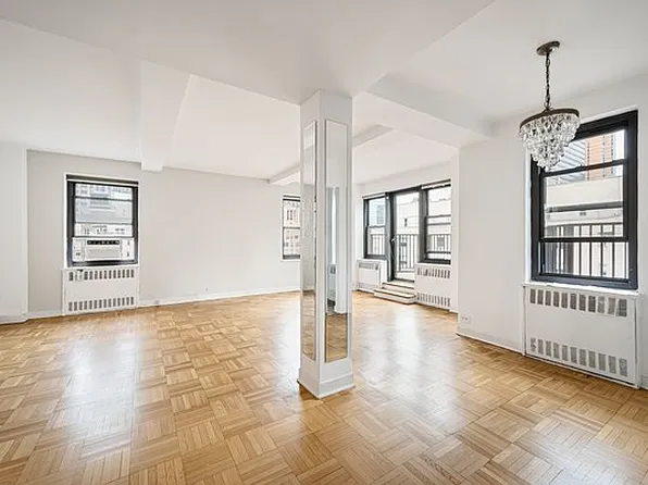 135 E 54th St APT 16E, New York, NY 10022
