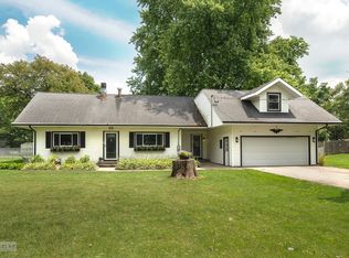 702 McHugh Rd, Yorkville, IL 60560