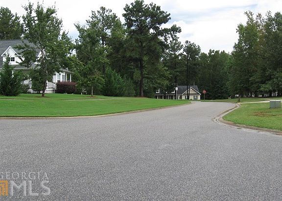 5th image of 223 Lake Chase Dr N