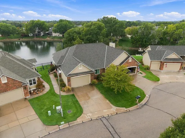 2301 N Lakeway Ct, Wichita, KS 67205