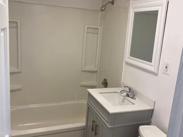 1737 W Pratt Blvd #1 — Photo 11