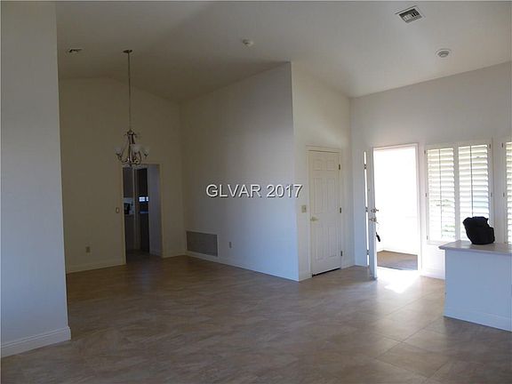 4th image of 2916 Lotus Hill Dr