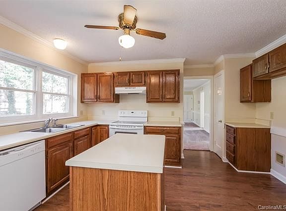 3rd image of 2519 Annecy Dr